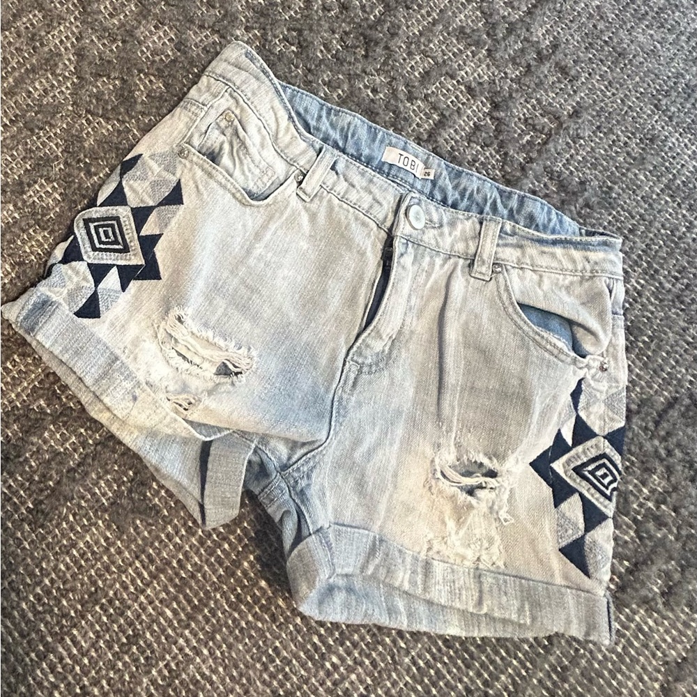 Tobi Women's Geometric Distressed Jean Shorts - Light Wash
